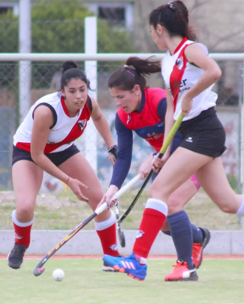 Del Valle y Urquiza están a sólo un paso del ascenso