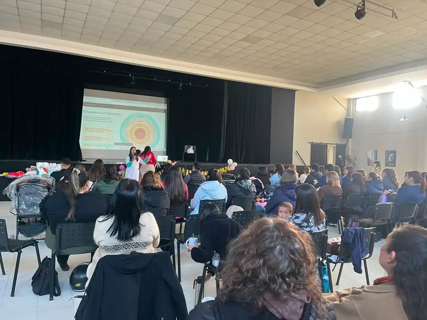 En el Auditorio Municipal se realizó una kermés por la Semana Mundial de la Lactancia Materna