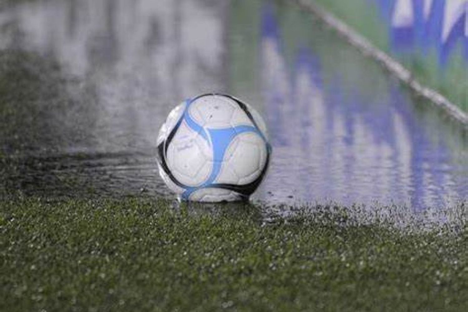 La lluvia postergó el inicio de la fecha de la LRF