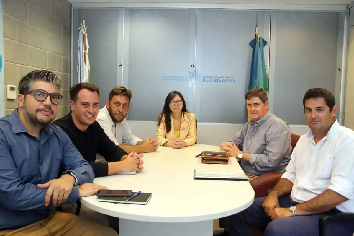 Encuentro. De Gargaglione con Batakis y Menéndez