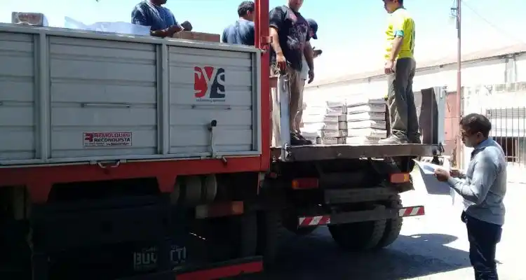 Primera entrega de materiales de los préstamos para refaccionar viviendas