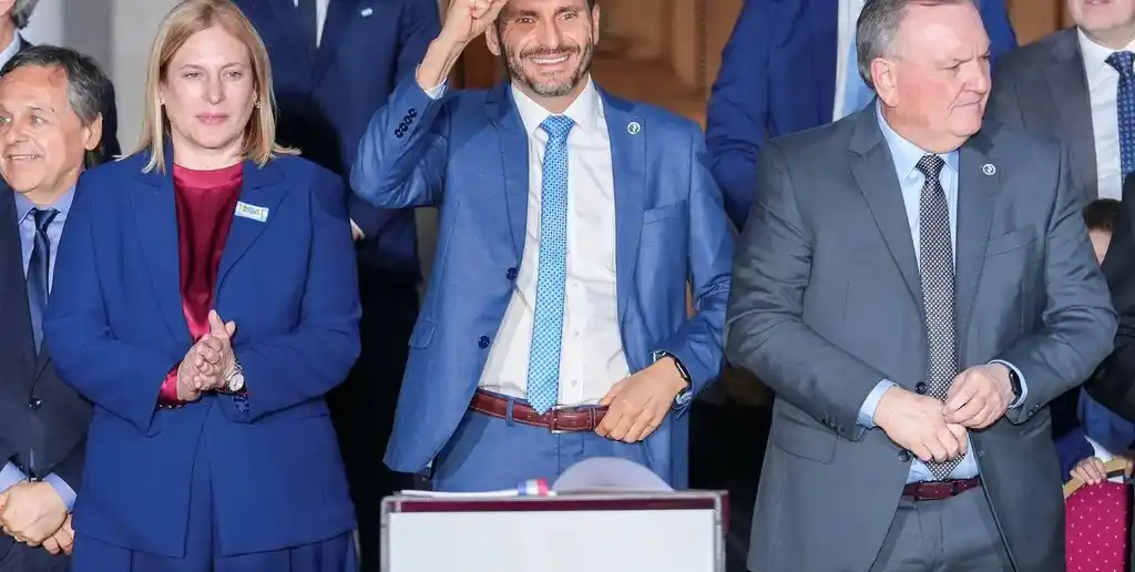 Esta Constitución "le marca el camino también a una Argentina necesitada de diálogo y acuerdos", dijo Pullaro.