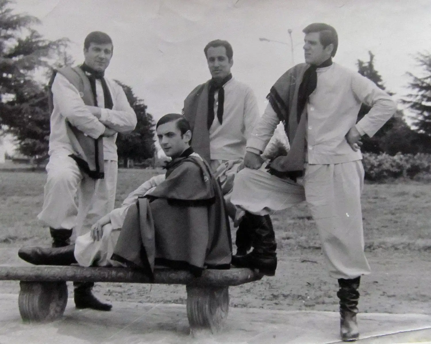 El grupo folclórico Las Voces del Chañar rememoró los 50 años de su debut discográfico