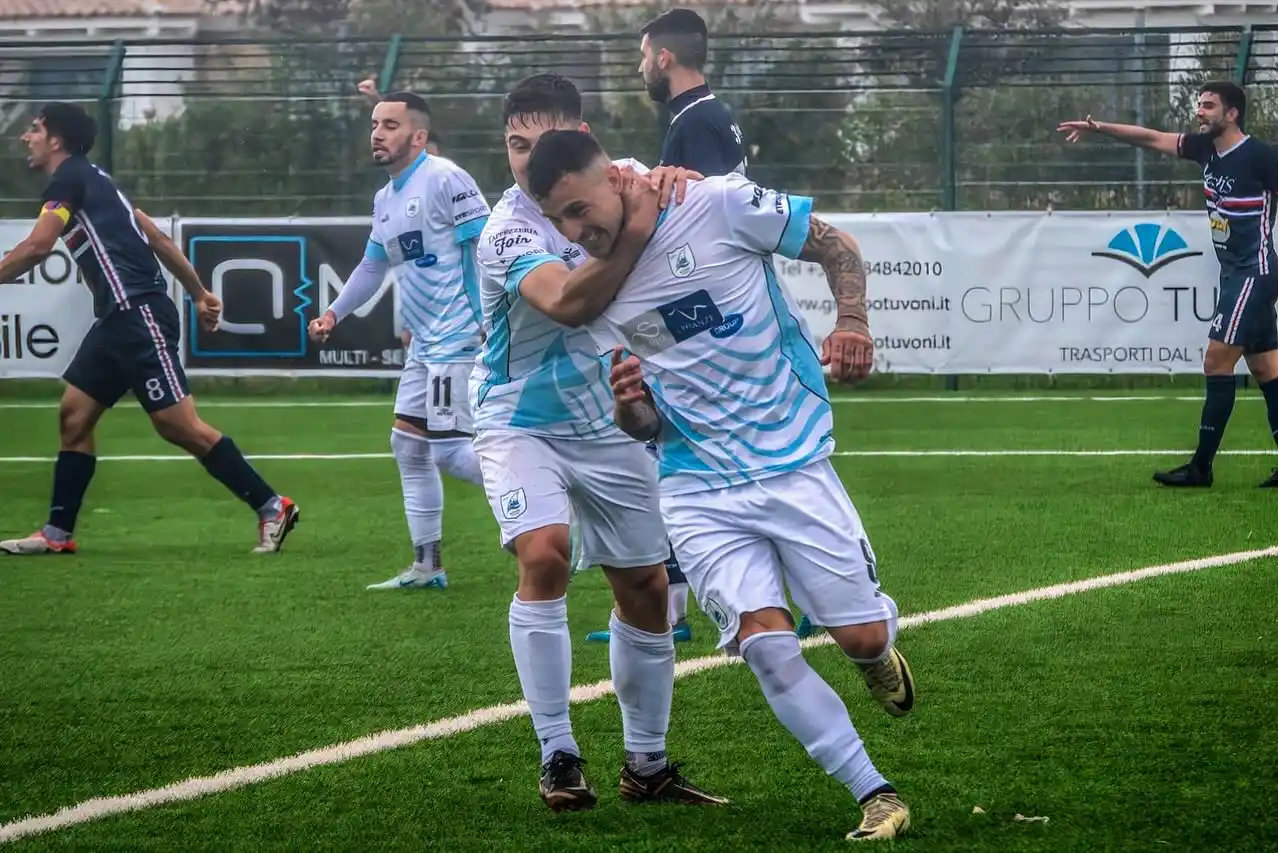 El venadense sigue rompiendo redes y records en Italia. Tercer ascenso en cuatro años para Tapparello.