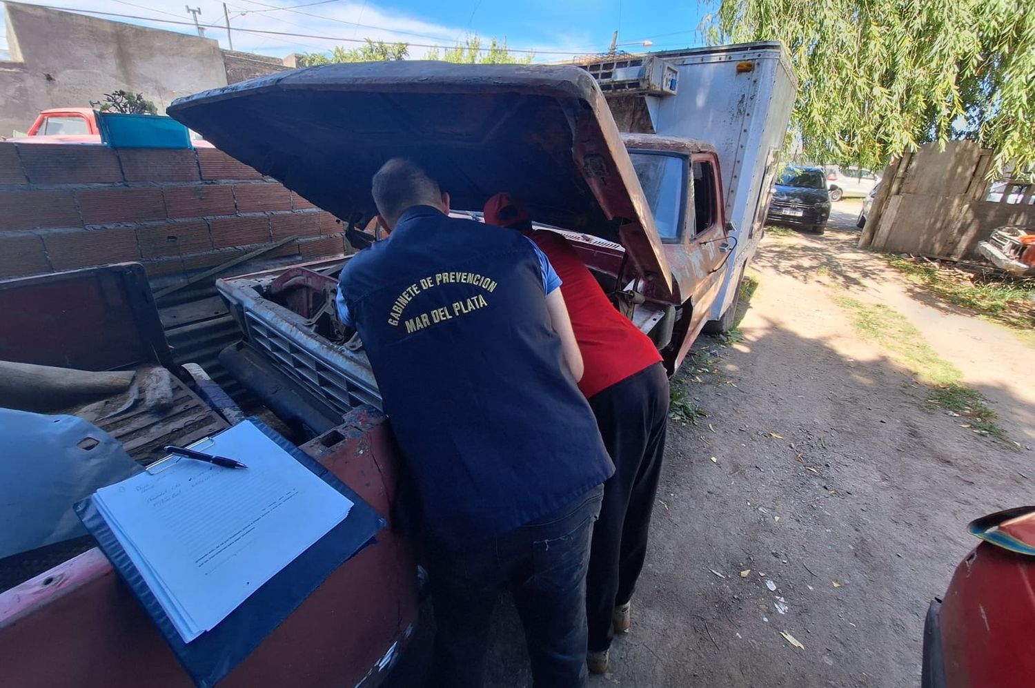 Clausuran un taller de Bosque Grande en el que hallaron un auto con el registro adulterado