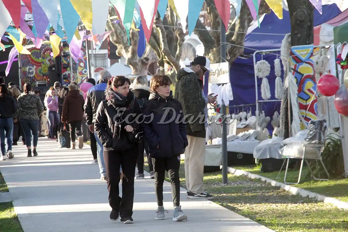 Preparativos. Para la celebración en la plaza
