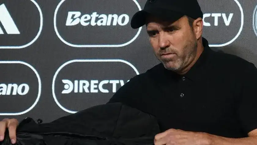 "En River es insostenible un proceso sin resultados. Fui el primero en ponerme plazos y en entender que en este club hay que ganar y jugar bien", expresó Coudet al momento de explicar su decisión.