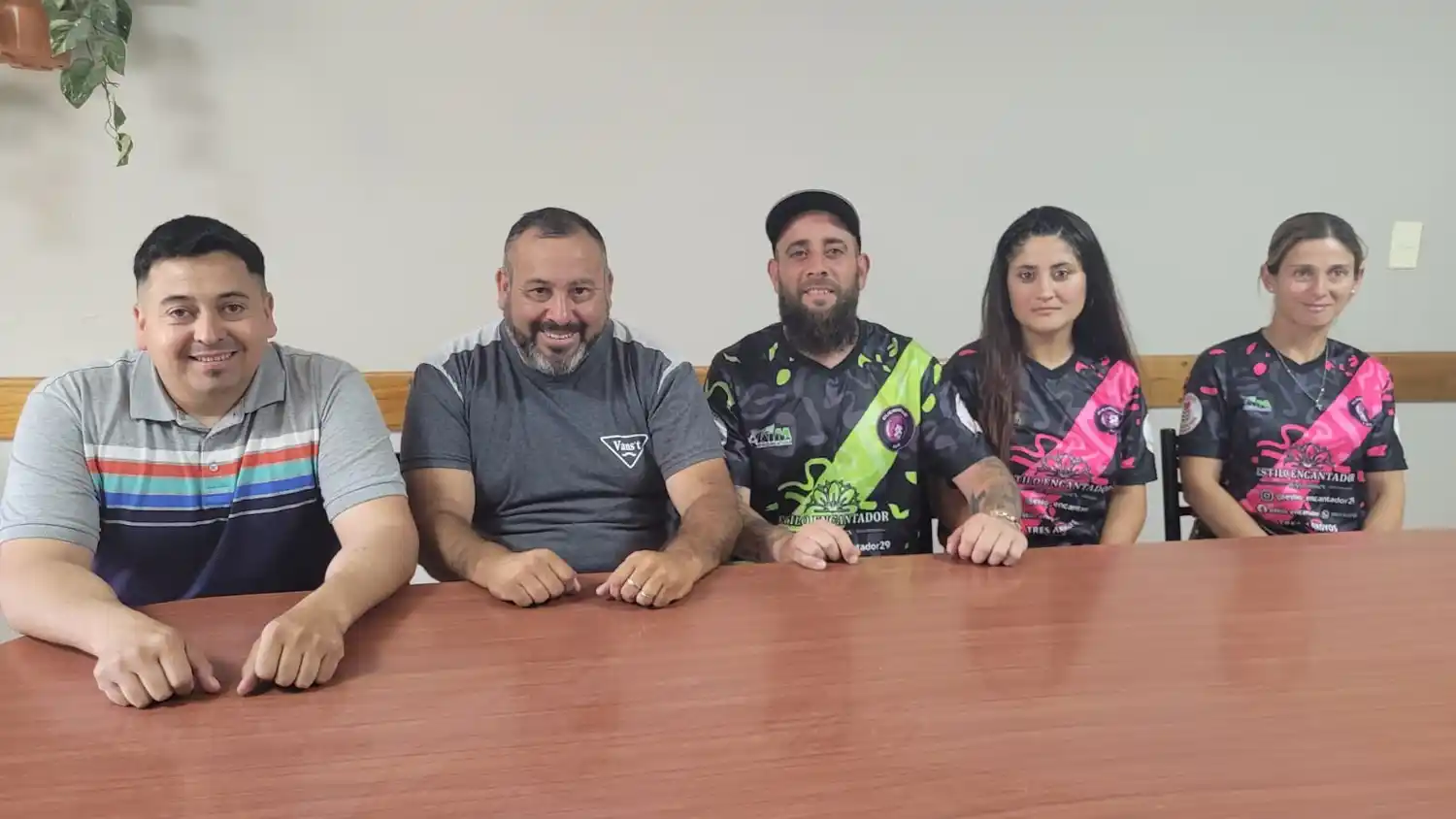 Roberto García, Luis Suarez, Elías Doufour, Mayra Arance y Vanesa Sáenz Valiente