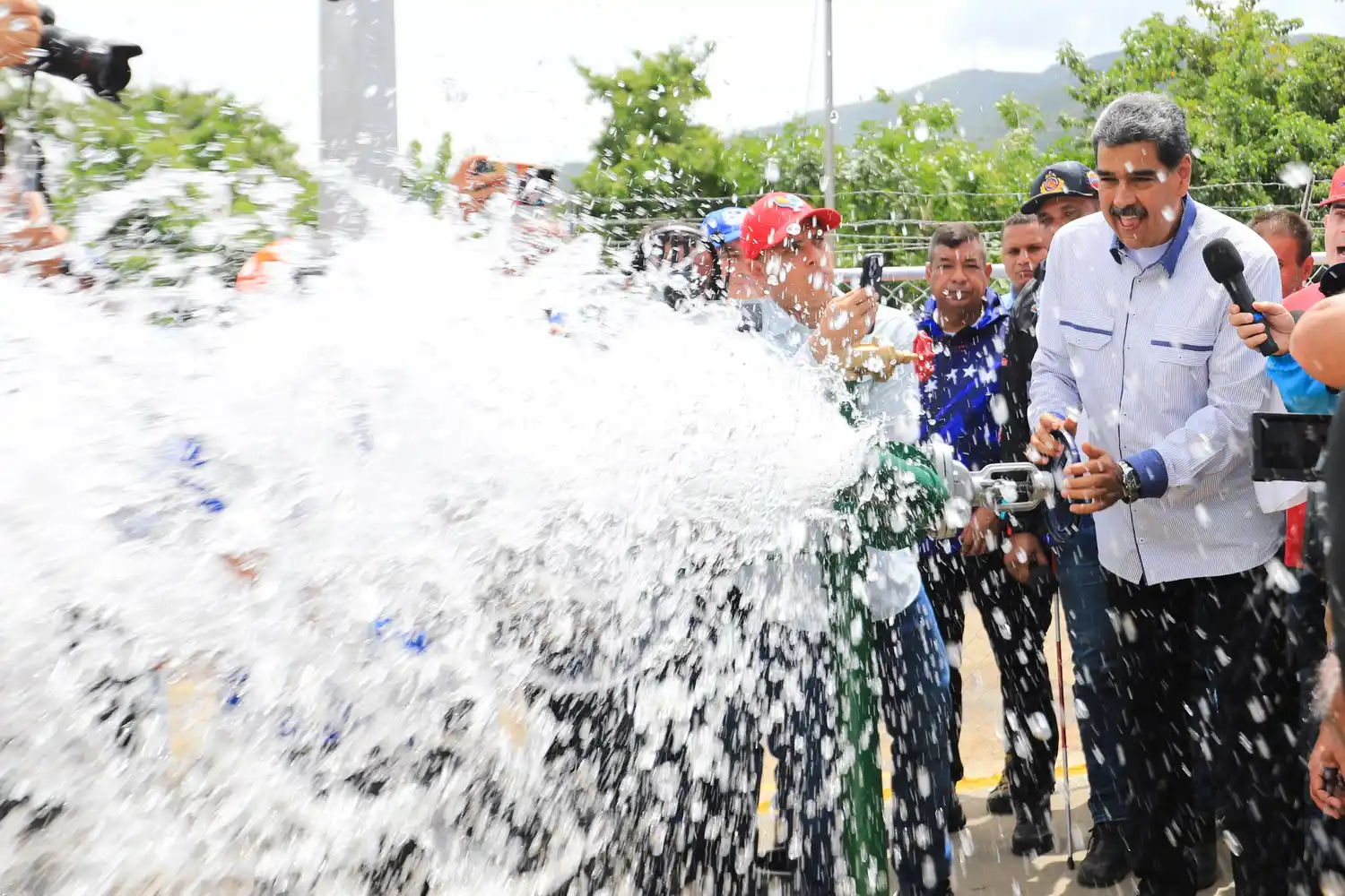 Maduro entrega acueducto en Táchira: 65 mil familias beneficiadas