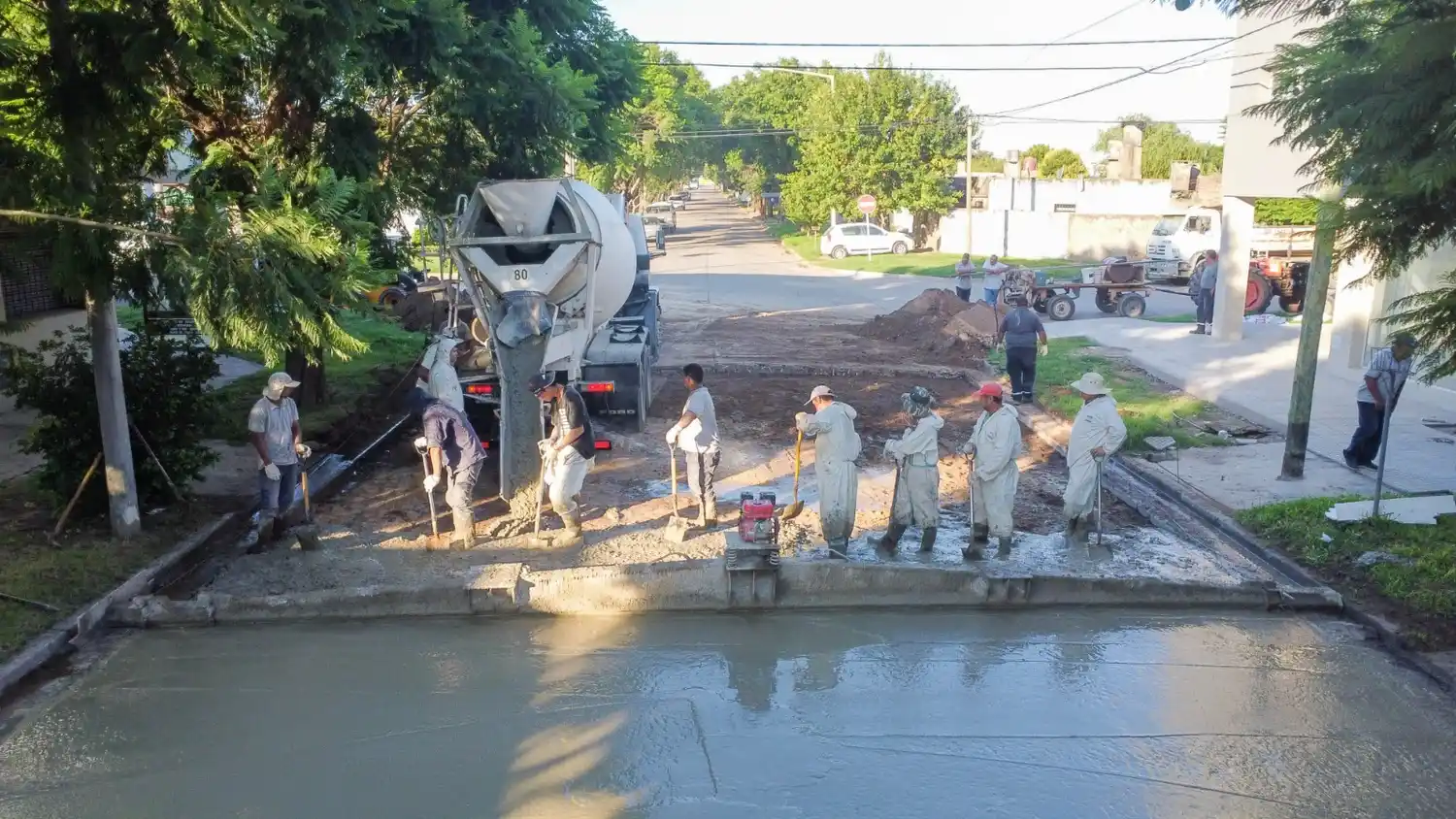 Los equipos municipales siguen adelante con las obras de pavimentación.