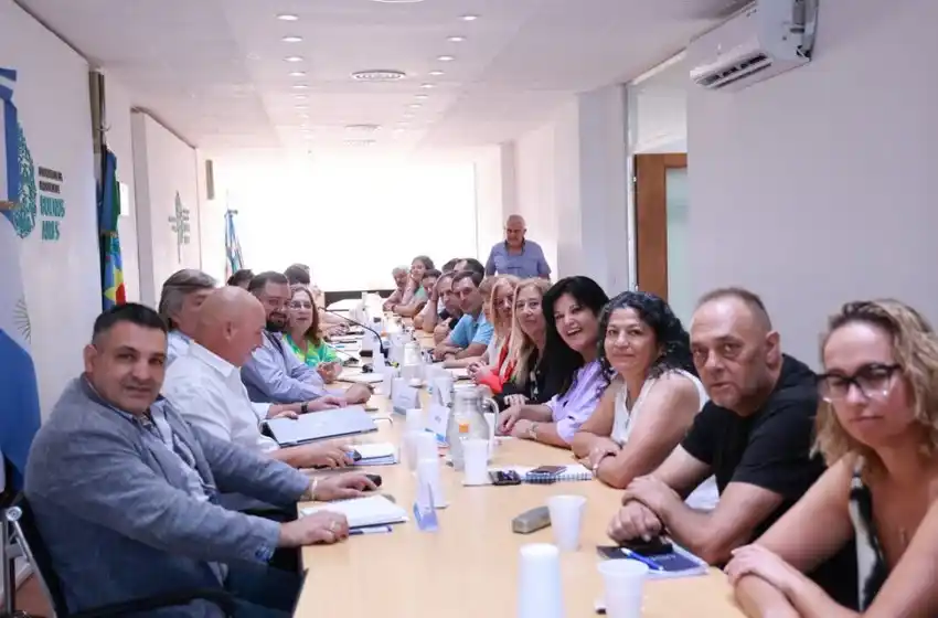 Provincia recibió a los docentes, pero no hubo oferta salarial