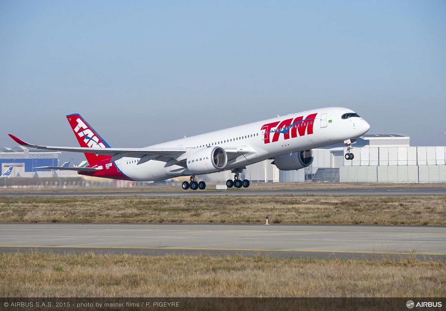 El primer Airbus A350 XWB de TAM realizó su vuelo inaugural