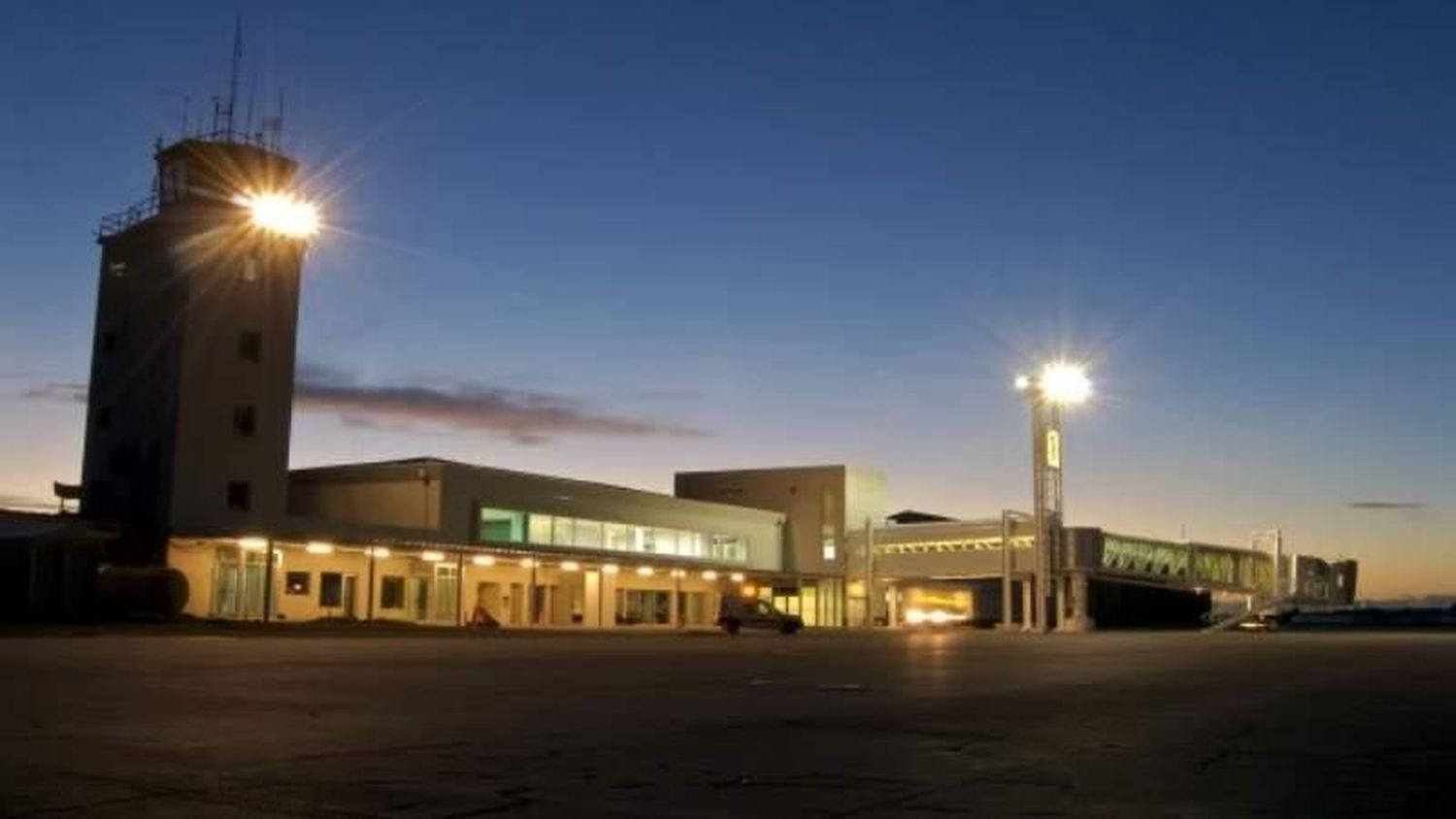 Llegan los celulares: Aerolíneas y una operación especial de carga a Río Grande, Tierra del Fuego