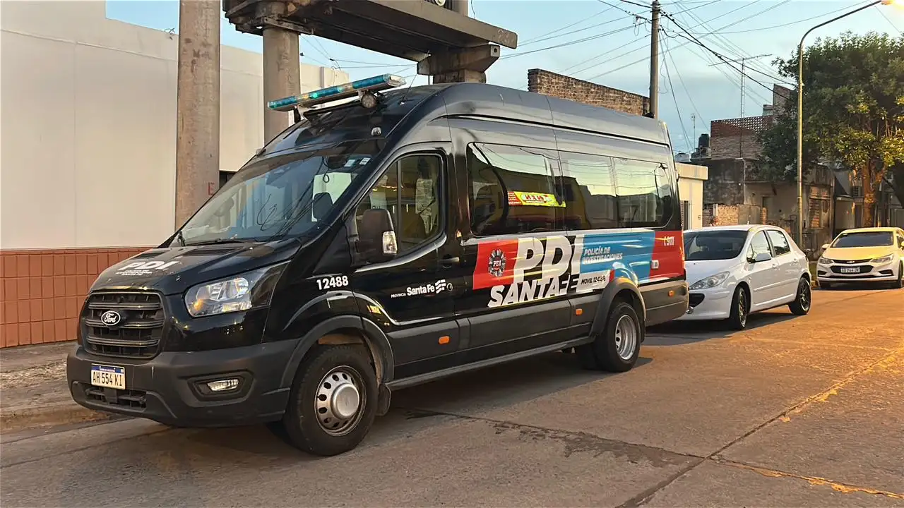 allanamiento procedimiento policia patrullero pdi 9 de julio movil policial paraná policia de investigaciones furgon - 3