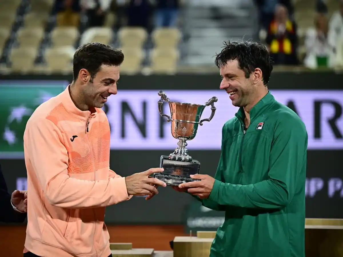 Marcelo Granollers y Horacio Zeballos durante la ceremonia de premiación.