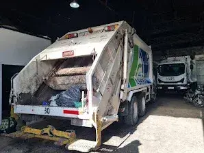 La firma mantiene un conflicto por la deuda del servicio de limpieza y recolección de basura que aún espera la aprobación del Concejo Deliberante.