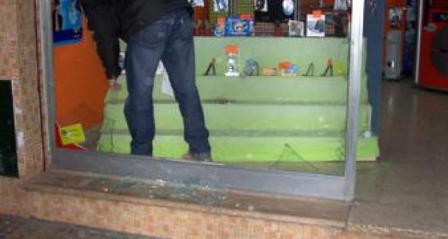 Serias controversias entre un comerciante y la policía