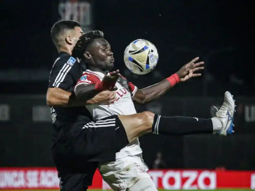 Huracán rescató un punto