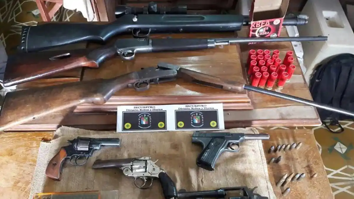 Secuestran gran cantidad de armas y municiones en una vivienda de San Gregorio