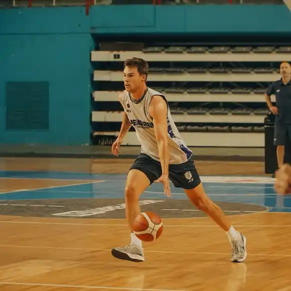 Peñarol ya entrena con nuevo extranjero