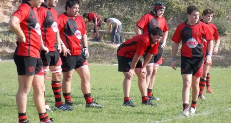 Tiro Federal perdió y complicó su futuro en el GIII