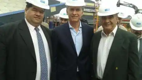 Ensenada: Macri visitó la destilería La Plata junto a Nedela