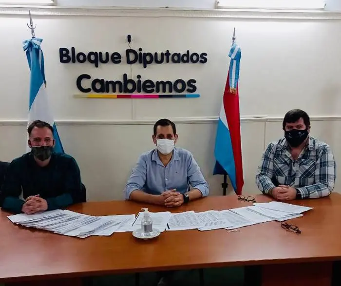 Brupbacher recibió firmas  en apoyo a su proyecto  sobre los gimnasios