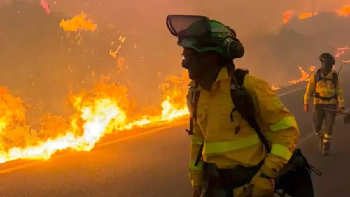 España: al menos 12 muertos y cientos de evacuados por un incendio forestal