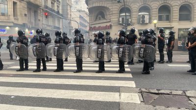 Algo elemental: los de azul son los buenos