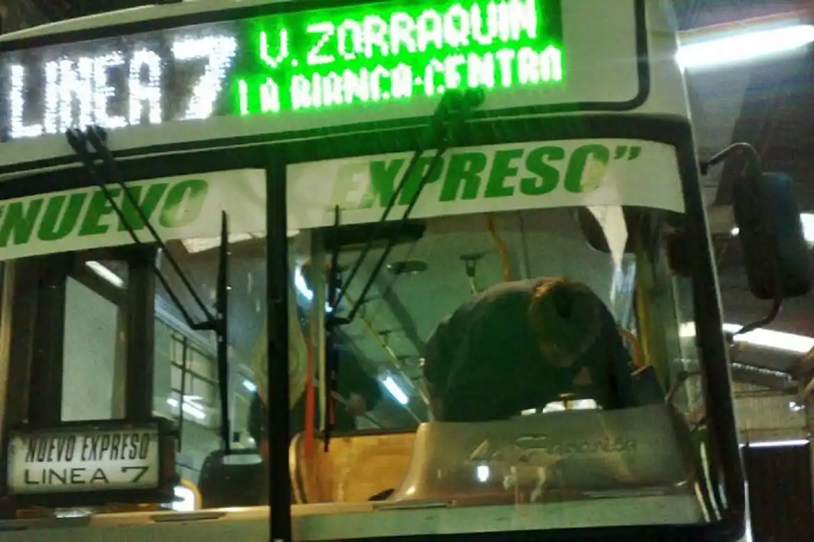 Alcoholizado, se durmió con una suma de dinero que sería robada