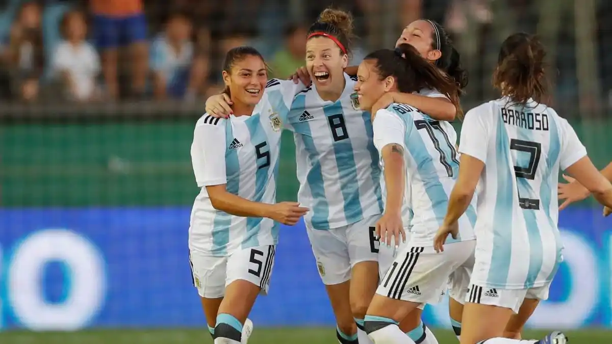 Habrá fútbol femenino profesional en la Argentina