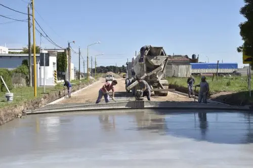Obra de pavimento en San Cayetano