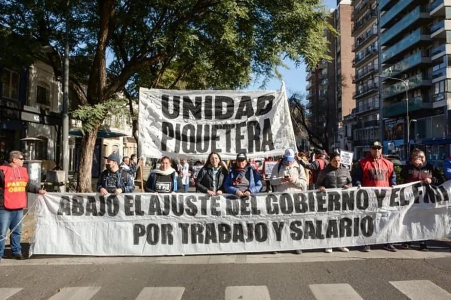 En el marco de una jornada piquetera nacional, anunciaron cortes en Rosario y la región