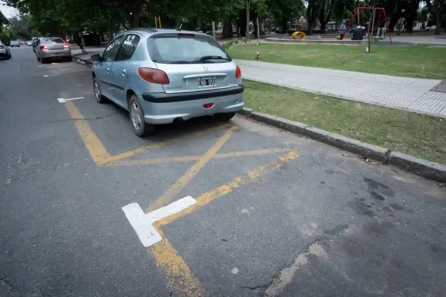 Rigen las nuevas tarifas del Seom y la prohibición de cuidacoches en Santa Fe