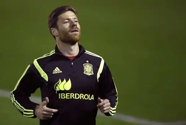 Los españoles empezaron a sacar los trapitos al sol