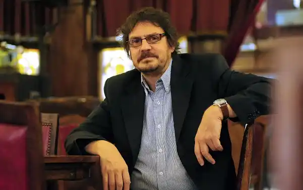 “En cinco meses, el gobierno ha tomado la mitad de la deuda de la dictadura”