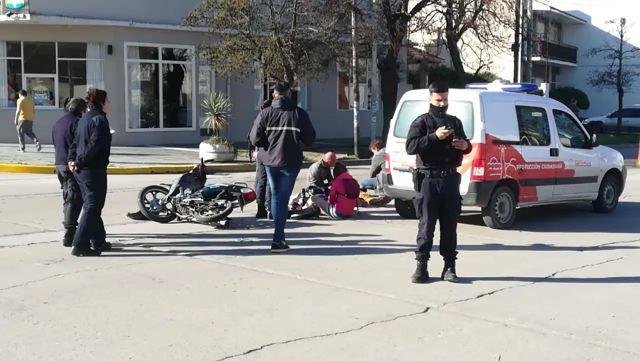 Dos motociclistas heridos en un accidente de tránsito