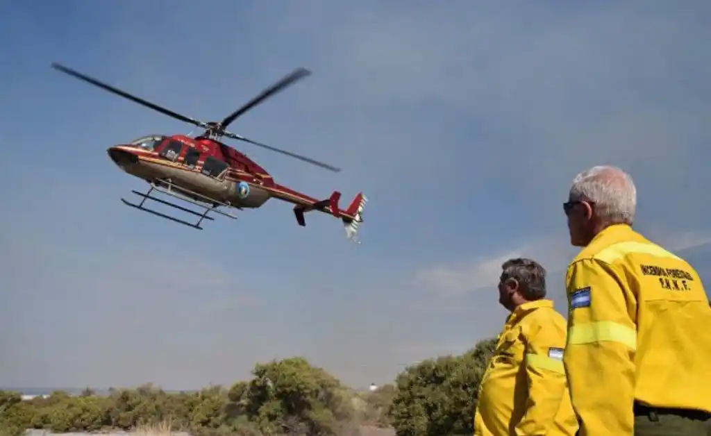 Inicia operativo por los incendios en las islas frente a Rosario