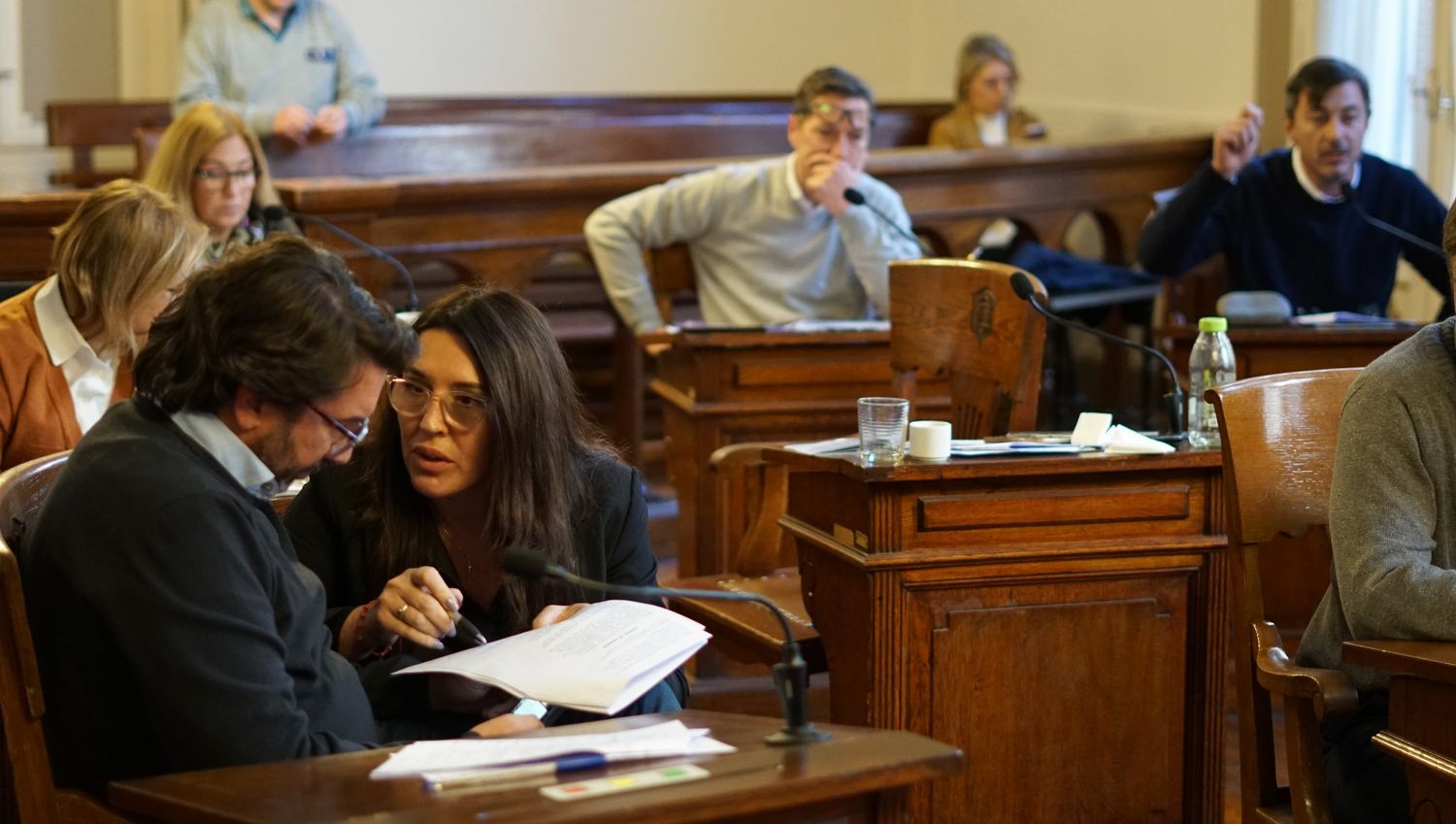 FOTO FOTOMULTAS

Un pasaje del debate del proyecto de fotomultas, con Juan Salceda y Natalia Chacón en el intercambio sobre la vuelta a comisión.