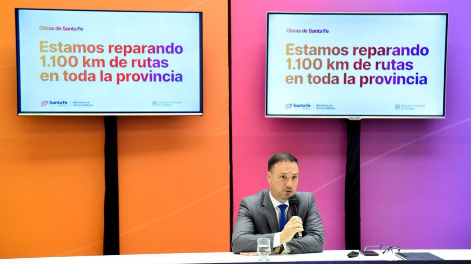 El ministro Enrico durante su exposición respecto de las obras de reparación de rutas.