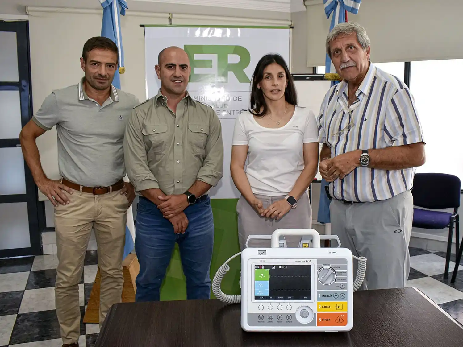 Salud entregó equipamiento para el manejo de la emergencia en el hospital Santa Rosa