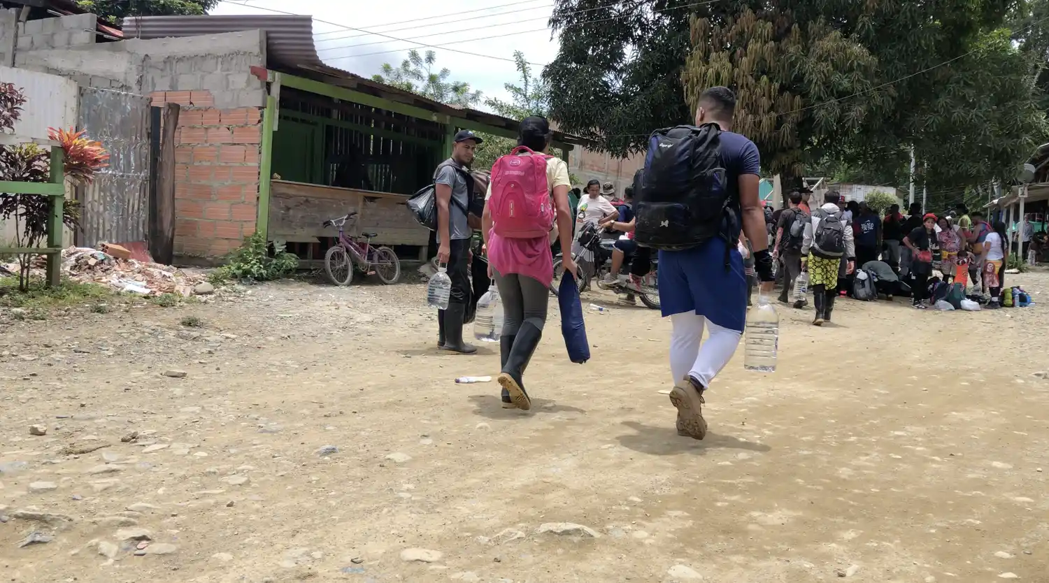Nueva ruta de migración a la inversa en el Pacífico colombiano alerta sobre riesgos humanitarios