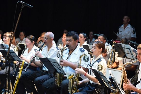 Piden explicación a la Provincia por el gasto de 100 millones en instrumentos musicales para la Policía