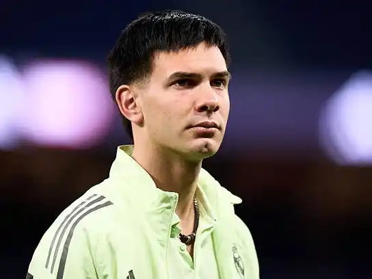 Alonso le marca el ritmo a Mastantuono