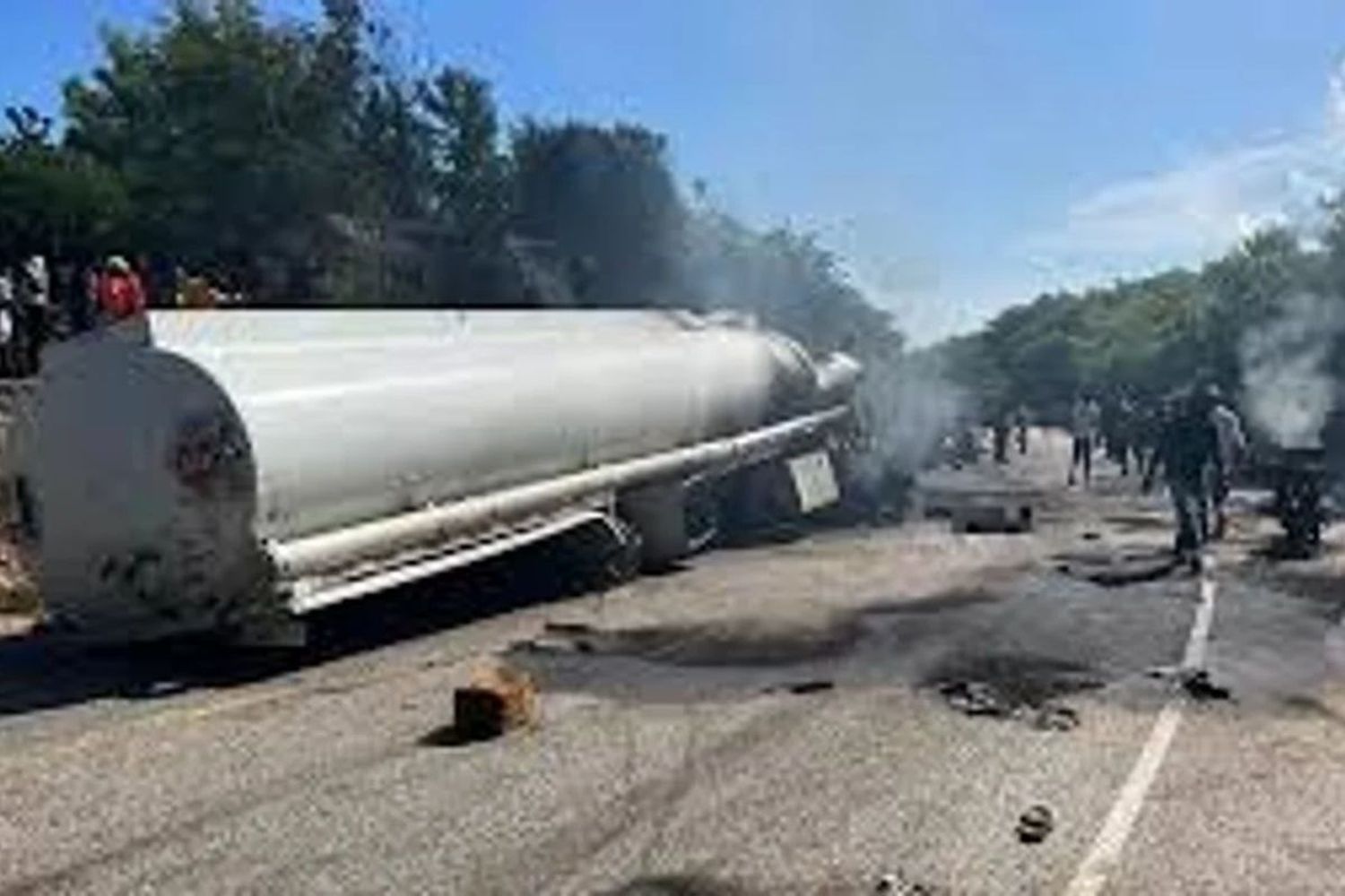 La detonación ocurrió cuando las personas pretendían recolectar combustible