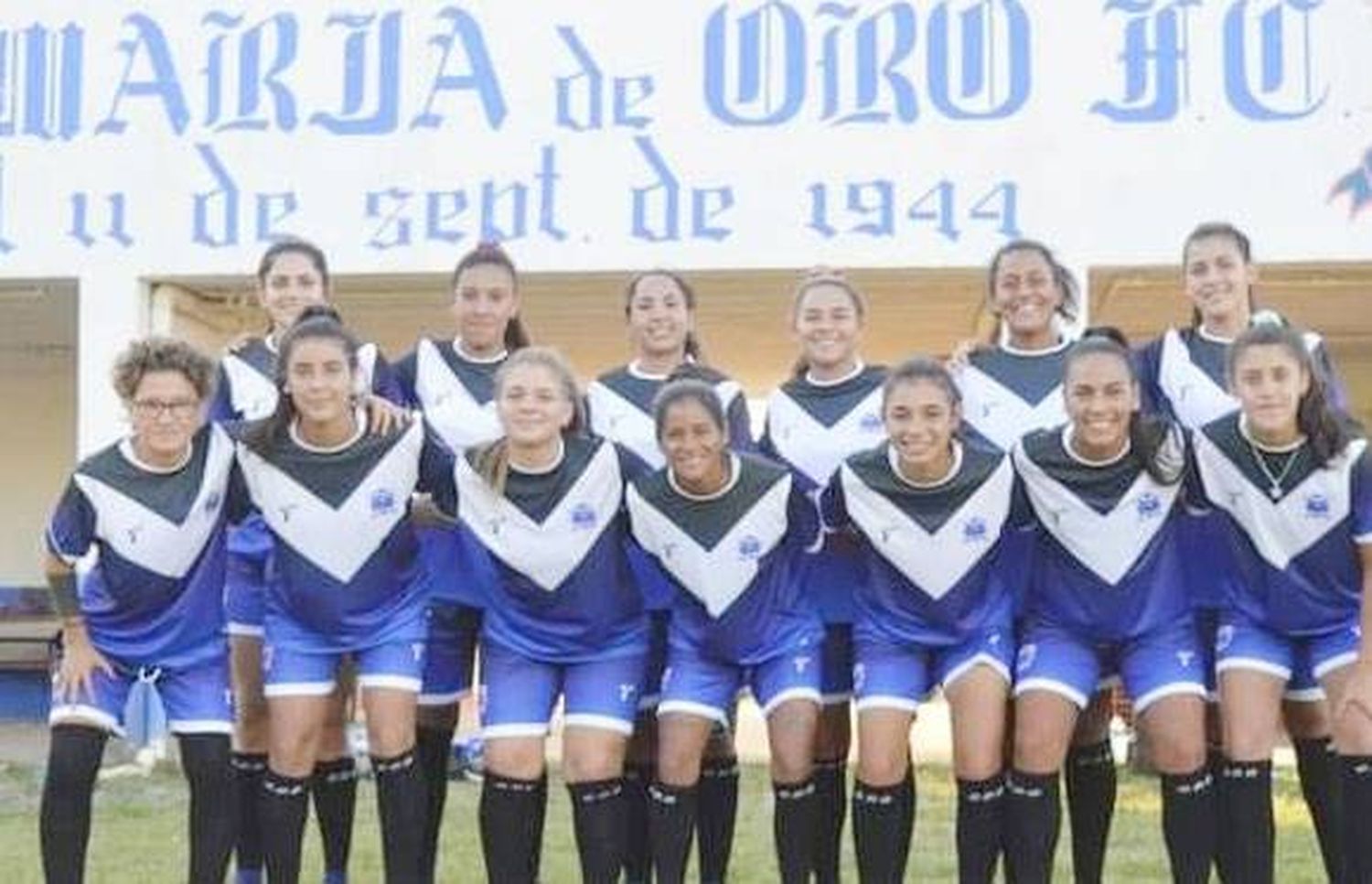 Las chicas de Santa María reciben a San Benito