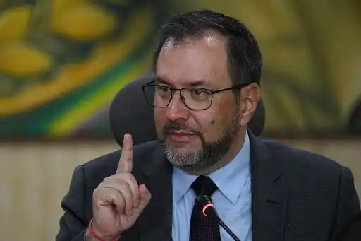 Así fue la reacción del canciller Gil tras declaraciones de Boric sobre Venezuela: “NO MERECE NINGÚN INSULTO”