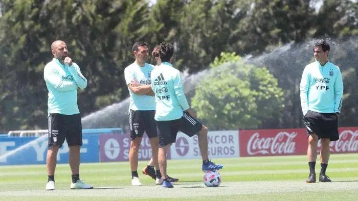 Los convocados de la Selección  Argentina: Scaloni define  la lista vs. Chile y Colombia