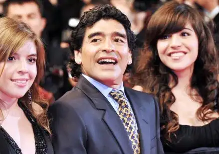 Diego Maradona pidió anular un testamento que beneficia a Dalma y Gianinna