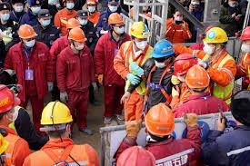 En China hallan muertos a nueve mineros atrapados en una mina